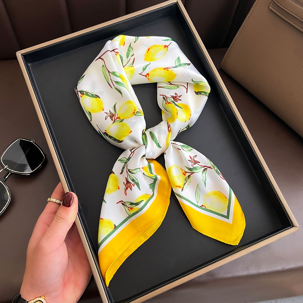 2025 New Yellow Lemon Print Sq - Silk Tie Woven のレビューと価格