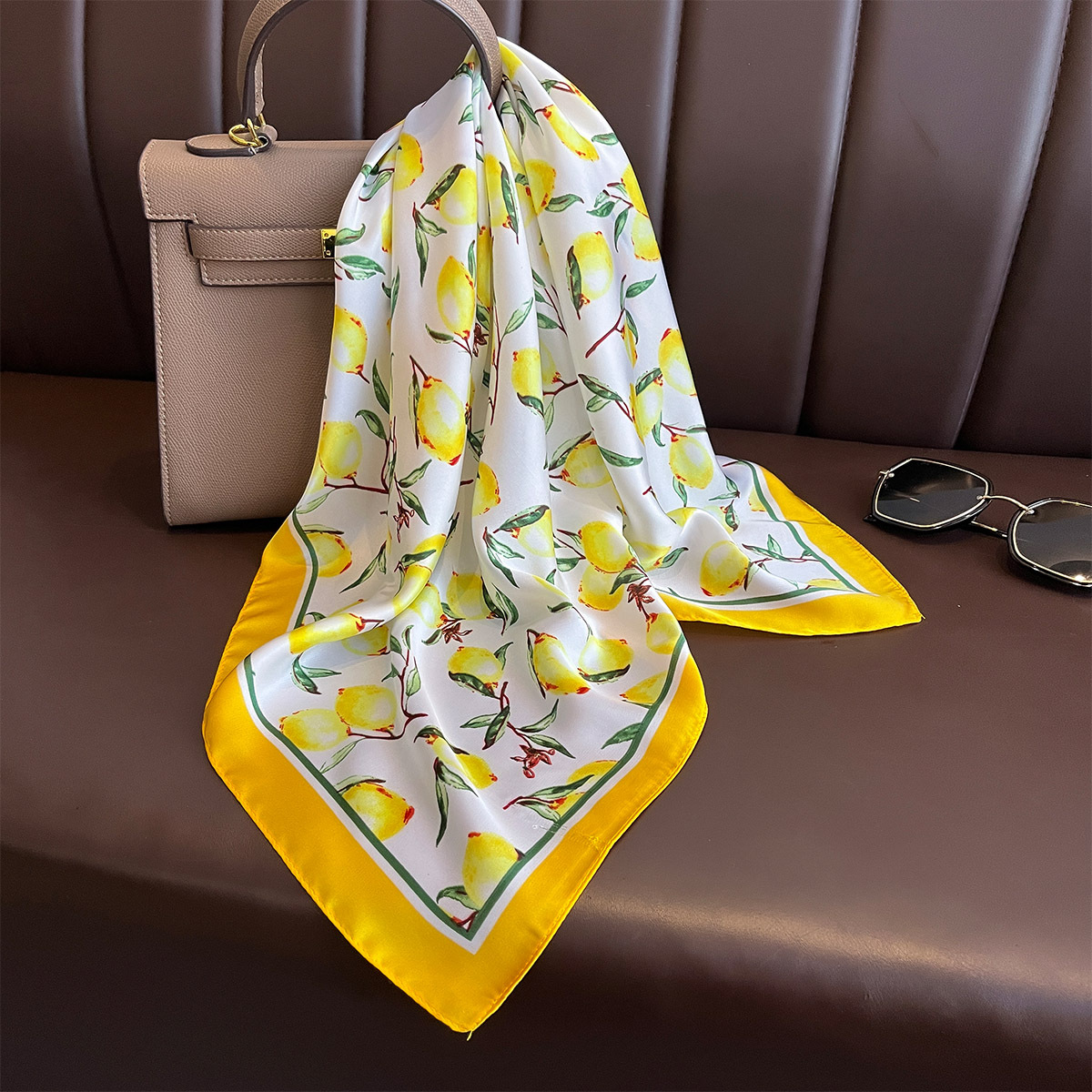 2025 New Yellow Lemon Print Sq - Silk Tie Woven のレビューと価格