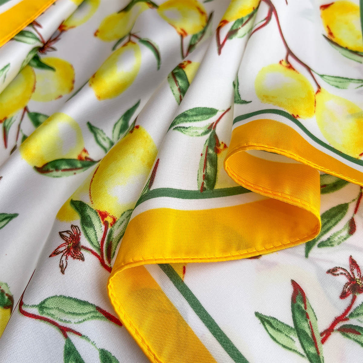 2025 New Yellow Lemon Print Sq - Silk Tie Woven のレビューと価格