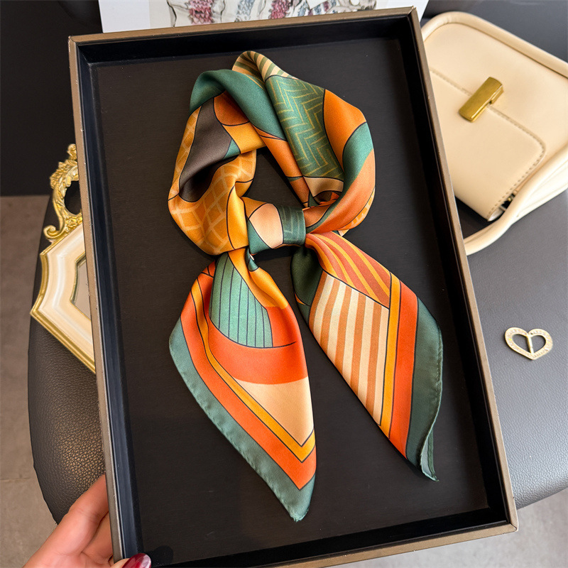 2026 New Geometry Print Silk S - Silk Tie Woven のレビューと価格